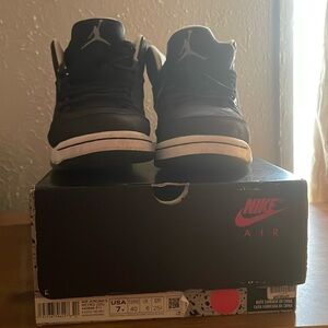 I’m selling Air Jordan 5 retro(Oreo)